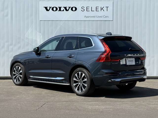 ◆バック/万が一を考え、安全性を重視する方に選ばれているVOLVO車。ドアを開閉するとその重み・厚みに驚くはず