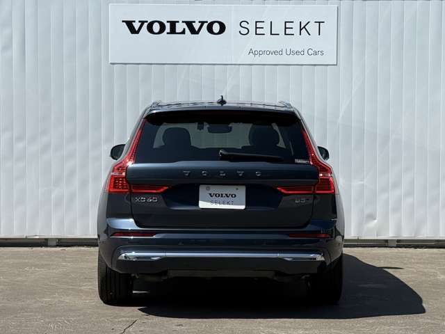 ◆バック/万が一を考え、安全性を重視する方に選ばれているVOLVO車。ドアを開閉するとその重み・厚みに驚くはず