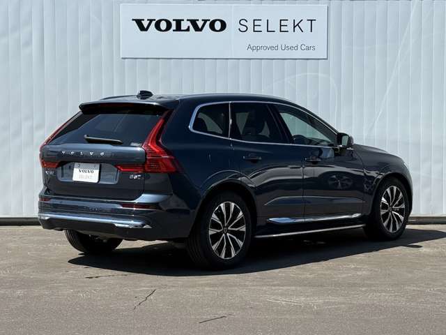 ◆バック/万が一を考え、安全性を重視する方に選ばれているVOLVO車。ドアを開閉するとその重み・厚みに驚くはず