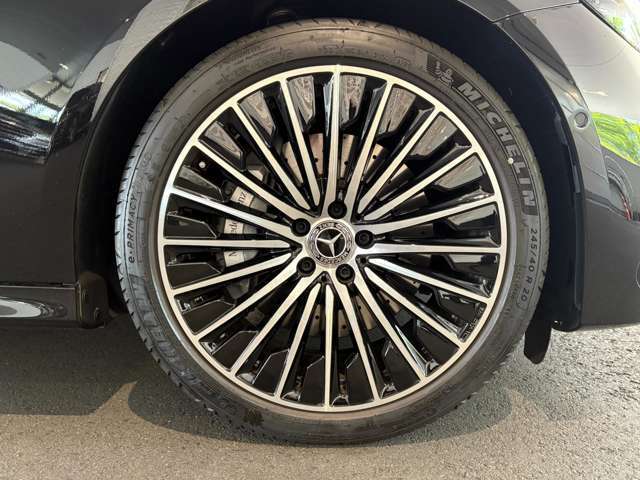 メルセデス・ベンツの定める厳しい基準をクリアしたお車のみをご案内させて頂きます。「認定中古車」は納車前整備がポイントです。販売するに相応しい車両の選定と、納車前整備に力を注いでおります。