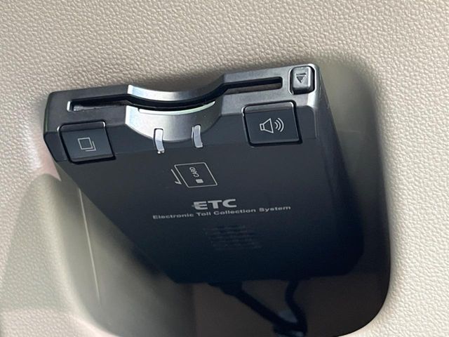 【ETC】高速道路の料金所をストレスなく通過！話題のスポットやサービスエリアに多い「スマートIC」利用時は必須のアイテムです。当店でセットアップを実施、ご納車当日からすぐにご利用いただけます！