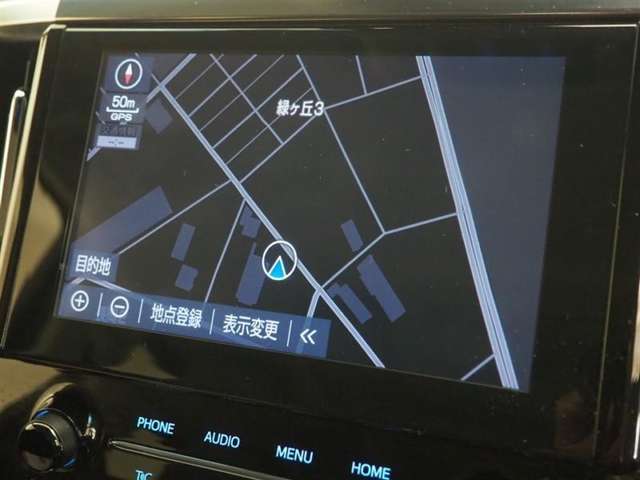 純正ナビです。これがあれば遠出して知らない道でも安心ですね。