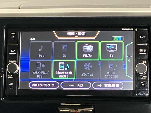 ラジオ・CD・DVD・Bluetoothオーディオなど使用できます