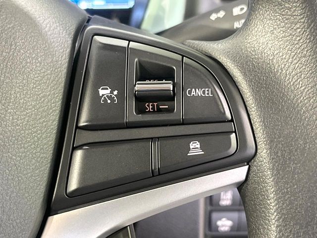 【アダプティブクルーズコントロール】高速道路での長距離走行が楽に！！自動で速度を保つクルーズコントロールが、衝突軽減システムと連携し、前方の車両を感知して車間を保つように速度調節してくれます！！