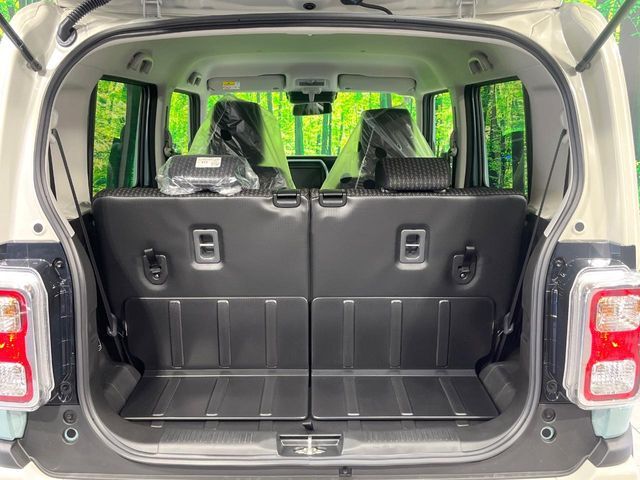 普段のお買い物や通勤、送迎等に十分な荷室スペースを確保しております。セカンドシートを倒すと、大きな荷物の積載も可能です♪