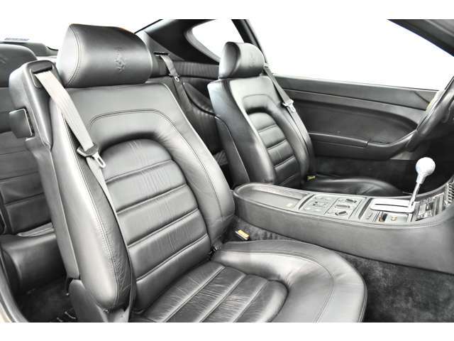 5.5V12DOHC、442ps、56.0kgm、全長476×全幅192×全高130センチ