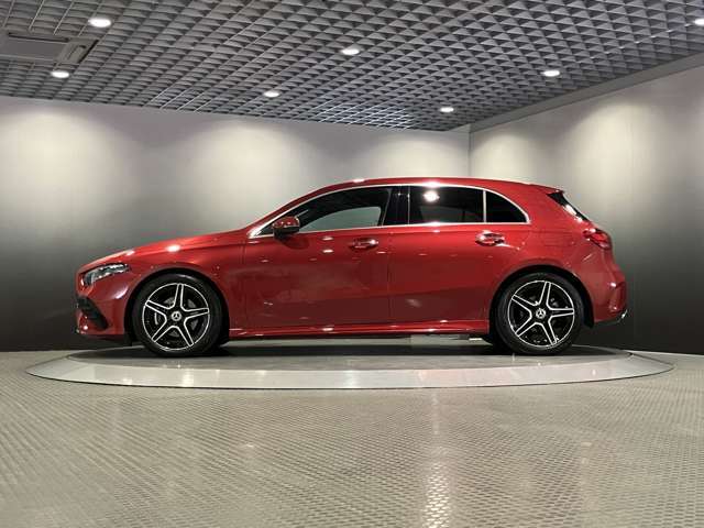 弊社はすべて正規認定中古車です。それは、世の中に存在する数ある中古車の中でも、メルセデス独自の厳しい基準をクリアした高品質な中古車です。