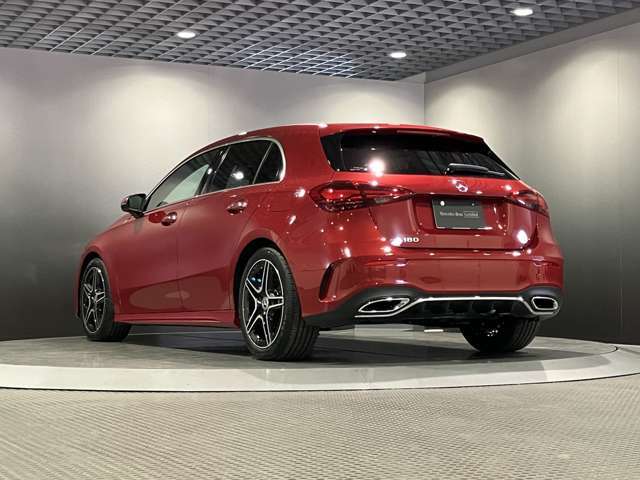 メルセデスの認定中古車には、経験豊富なメカニックが最大100項目にも及ぶ点検・整備項目が設定されています。