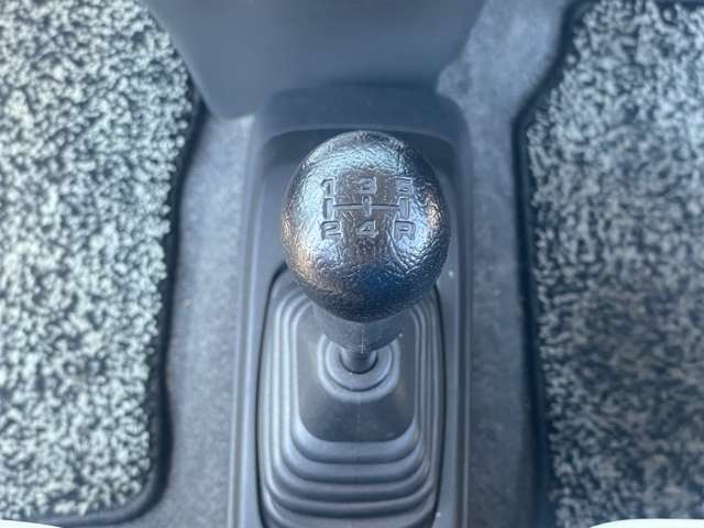 お電話でもメールでもお受けいたします。人気車や低価格車はすぐになくなる可能性があります。自社ローン取扱い