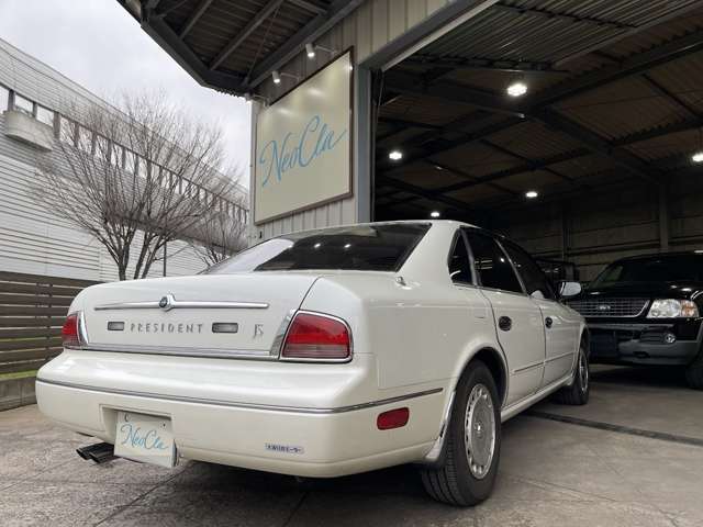 旧車・ネオクラシックカーの「専門知識」「保有在庫」の豊富さから多くのメディアより取材協力のご依頼を頂戴しております。ネオクラシックカーが初めてのお客様もご安心ください。自社の認証整備工場も完備です。