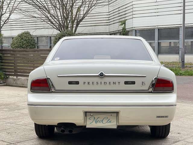 ディーラー記録簿・禁煙・取説・純正スペアキー・純正車検証ケース。入庫後にテスト走行済み。機関系も良好です。ここからさらに専門店ならではの目線でご納車までに仕上げます。
