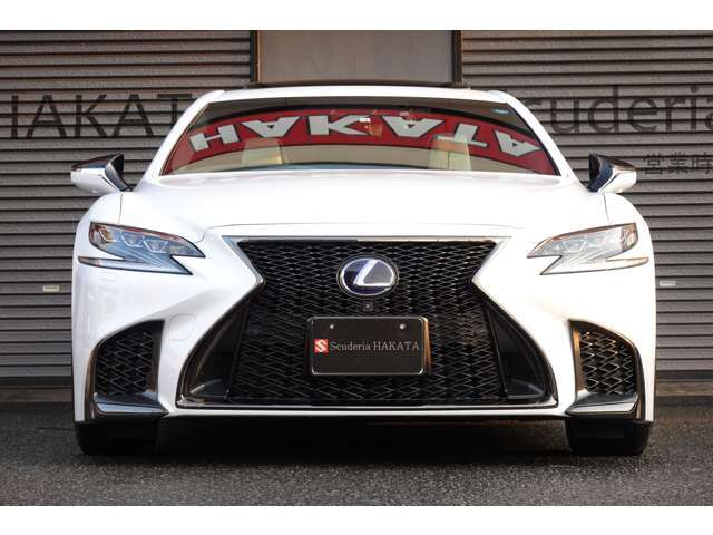 LS500h　Fスポーツ　AWD（4WD)・3眼LEDヘッドライト（オートライト＆オートハイビーム）・LEDポジショニングライト・シーケンシャルウィンカー。