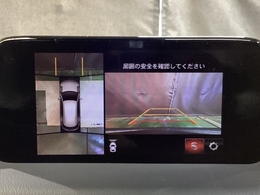 狭い場所での駐車やすれ違いなどでより的確な運転操作に役立つ360°ビューモニターが装備されています。