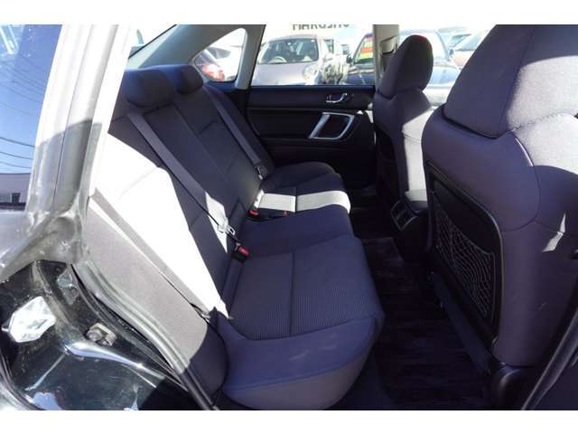 ★色は人気のオプシディアンブラックパール！お得！車検2年整備付！実走行103,253Kmです！★2000ccEJ20型水平対向4気筒DOHCターボ！280馬力（カタログ値）！燃費は10モード13km/Lです！（カタログ値）