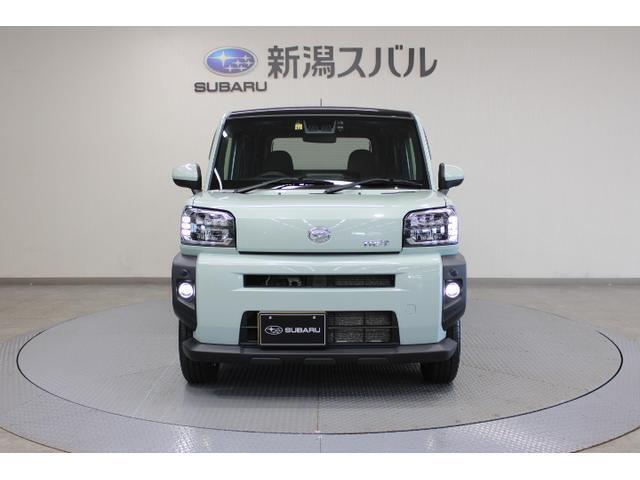 LEDヘッドライト採用で夜間の運転をサポート。