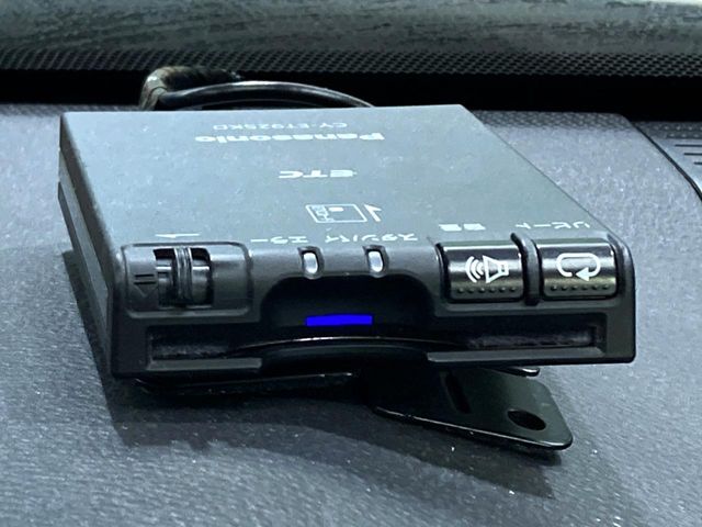 【ETC】高速道路の料金所をストレスなく通過！話題のスポットやサービスエリアに多い「スマートIC」利用時は必須のアイテムです。当店でセットアップを実施、ご納車当日からすぐにご利用いただけます！