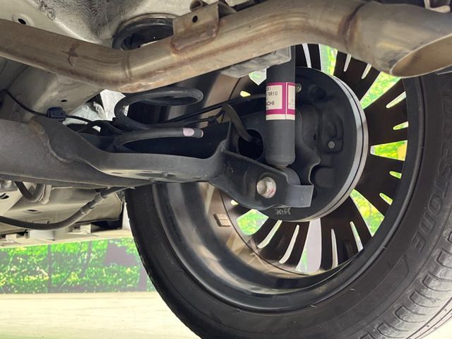 お車を安心してお乗りいただく為には、足回りの定期点検が欠かせません。サービスサポート（有償保証）では無料点検もご提供しており、安心のカーライフをお過ごしいただけるサポート体制が整っています。