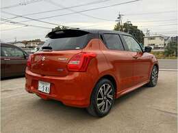 右斜め後ろから見るとこんな感じです。