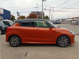 右側から見るとこんな感じです。