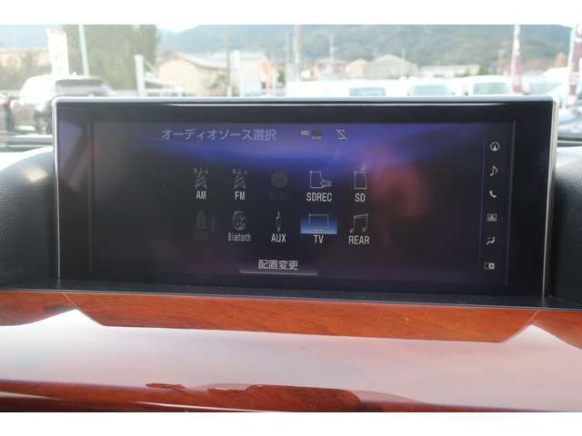 AM・FMラジオ/地デジTV/CD/DVD再生/Bluetooth機能付き！