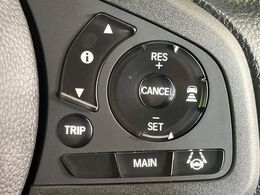 【アダプティブクルーズコントロール】高速道路での長距離走行が楽に！！自動で速度を保つクルーズコントロールが、衝突軽減システムと連携し、前方の車両を感知して車間を保つように速度調節してくれます！！