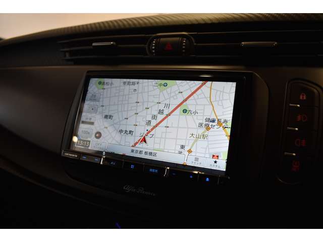 2DINナビゲーションも装備。ナビゲーションだけでなく、ラジオ・USB・Bluetooth・TVなど多彩な機能も備わっております。
