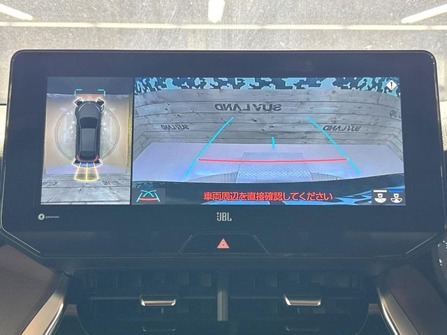 【パノラミックビューモニター】専用のカメラにより、上から見下ろしたような視点で360度クルマの周囲を確認することができます☆死角部分も確認しやすく、狭い場所での切り返しや駐車もスムーズに行えます。