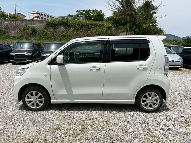 【お車探し】お客様のご要望に応じて、仕入れのプロがお客様と一緒にご希望のお車をお探しさせて頂くサービスをご提供しています。ご遠慮なくお申し出ください。