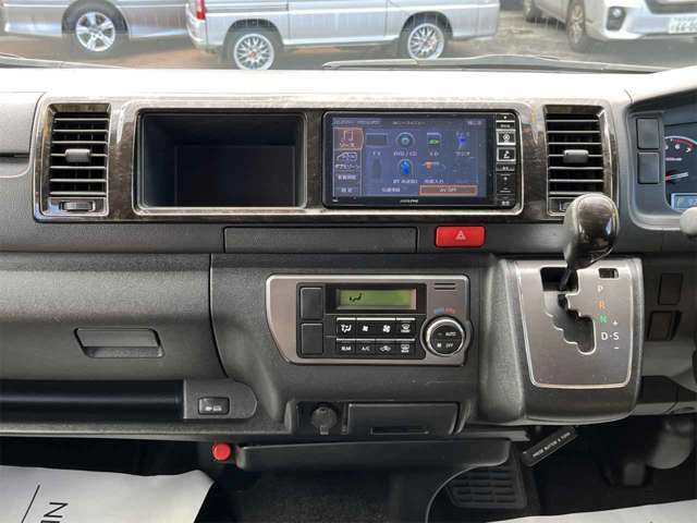 社外ナビ・フルセグTV（DVD・CD・SD・ブルートゥース）・ETC・バックカメラ！最新ナビへのアップグレードも承ります！