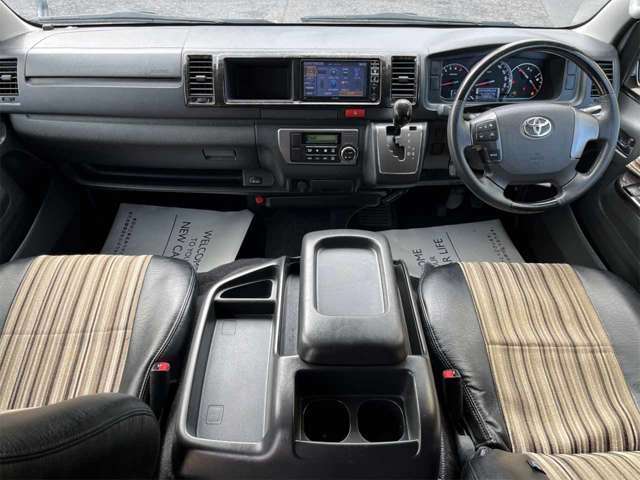 4型ワイド！クラシック丸目スタイル！16アルミホイール・電動スライドドア・右側スライド窓・ベッドキット・シートカバー・スマートキー・AC100V！