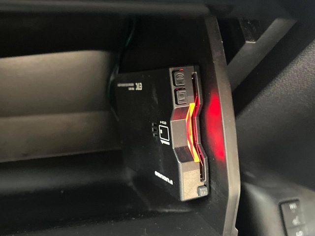 【ETC】高速道路の料金所をストレスなく通過！話題のスポットやサービスエリアに多い「スマートIC」利用時は必須のアイテムです。当店でセットアップを実施、ご納車当日からすぐにご利用いただけます！