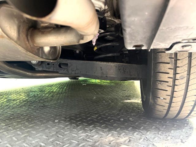 お車を安心してお乗りいただく為には、足回りの定期点検が欠かせません。サービスサポート（有償保証）では無料点検もご提供しており、安心のカーライフをお過ごしいただけるサポート体制が整っています。
