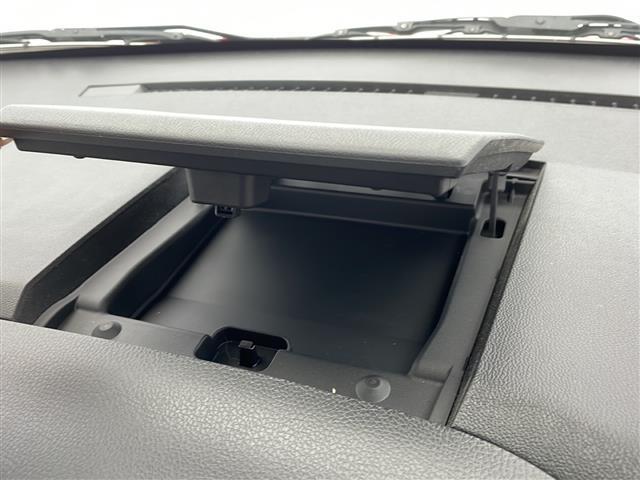 【グローブボックス】大容量のグローブボックスです！！車検証ケース他、日頃使う小物類の収納スペースもたくさんあります！◆乗って触って体感してみてください！！当社車両は試乗可能です！