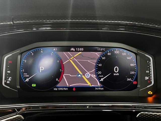 メーターだけでなく、ナビも表示されるので運転しやすいです！