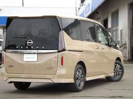 メーカー保証を継承させていただきます。新車登録時から3年間・走行6万キロの一般保証が継承できます。特別保証は5年間・走行10万キロ迄です。保証は全国の日産整備工場でお受け出来ます.。