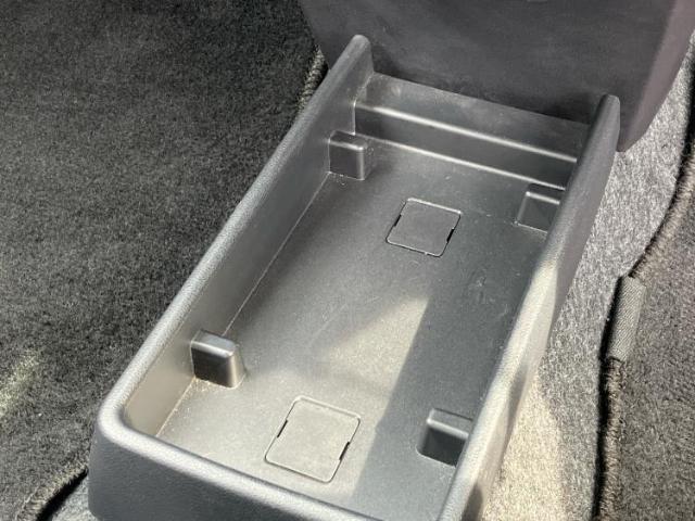 お車に合わせて無料保証以外にも、保証範囲、期間、距離を拡充させた有料保証もご用意しております！中古車の購入が初めてで不安・・・というお客様もご安心ください！