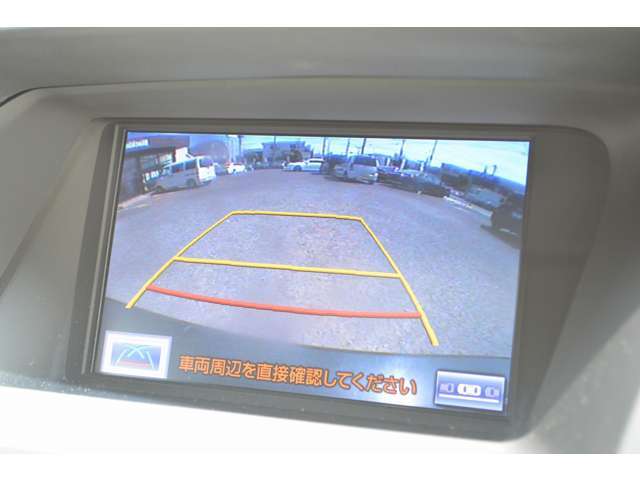 今では欠かせないバックカメラ付き♪