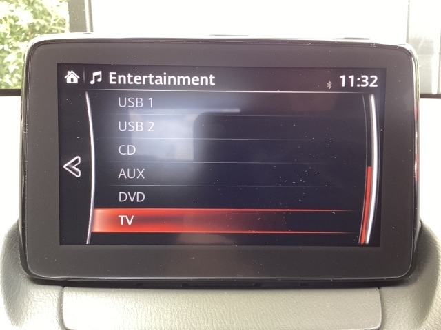 各オーディオソースを搭載！！Bluetooth・USB端子×2/AUXミニジャック・地上デジタルテレビチューナー（フルセグ）・CD/DVDプレーヤー付きでドライブが快適です♪