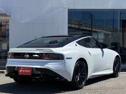 ご来店前にお問合せフォームから「来店予約」をお願い致します。予約ナシの当日のご来店については恐れ入りますがお電話で在庫確認をお願い致します。展示場とは別のバックヤードに保管している場合がある為です。