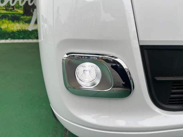 ■親切・丁寧な接客をお約束■　初めてお車のご購入を検討されている方や、お車についてあまり詳しくない方にも分かりやすい接客を心掛けております。女性営業スタッフも在籍！購入に不安がある女性の方もぜひ♪