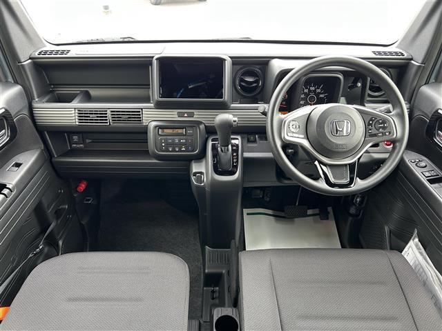 【インパネ全体】全方位で視界が広く、高い目線で運転もしやすいです！