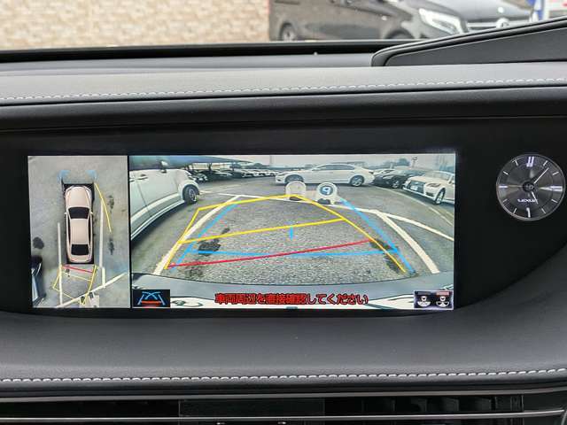 パノラミックビューモニターを装備！上から車両を見下ろしたような映像をナビ画面に表示できます。車両前後左右に搭載した4つのカメラ映像を継ぎ目なく合成！目視では見えない部分もリアルタイムで見れます。