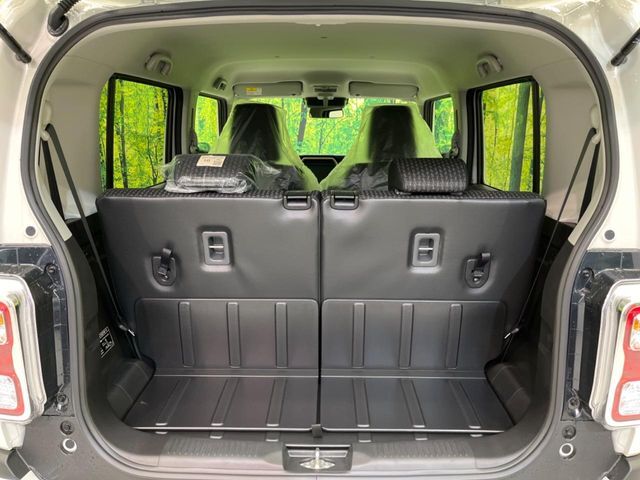 普段のお買い物や通勤、送迎等に十分な荷室スペースを確保しております。セカンドシートを倒すと、大きな荷物の積載も可能です♪