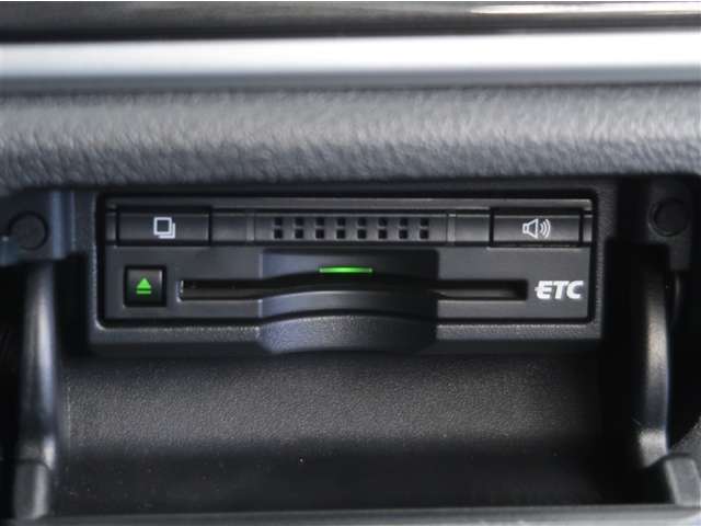 ETC車載器付きです。高速道路の料金所もスムーズに通過出来ます。