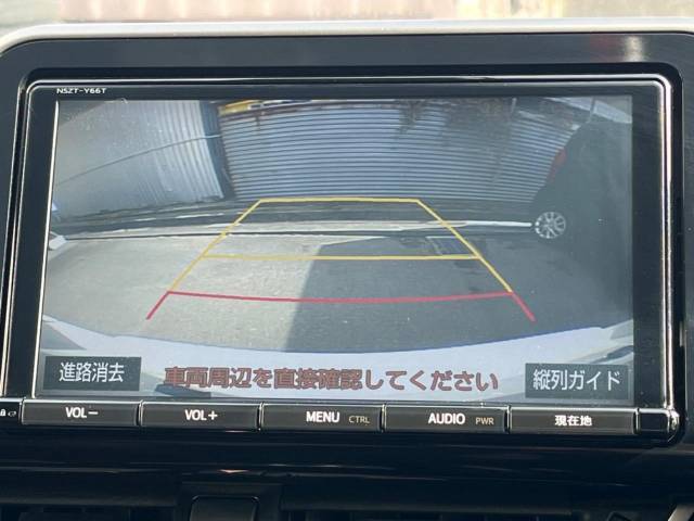 【バックカメラ】駐車時に後方がリアルタイム映像で確認できます。大型商業施設や立体駐車場での駐車時や、夜間のバック時に大活躍！運転スキルに関わらず、今や必須となった装備のひとつです！