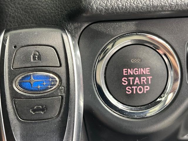 【アクセスキー＆プッシュスタート】カバンやポケットに入れたままでもドアの施錠・解錠が可能なスマートキーを装備。エンジンのオン・オフ時もカギを取り出す必要が無く、ボタンをプッシュするだけでOK♪