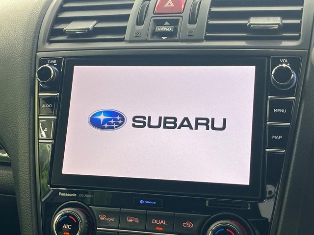 【純正ナビ】人気の純正ナビを装備しております。ナビの使いやすさはもちろん、オーディオ機能も充実！キャンプや旅行はもちろん、通勤や買い物など普段のドライブも楽しくなるはず♪