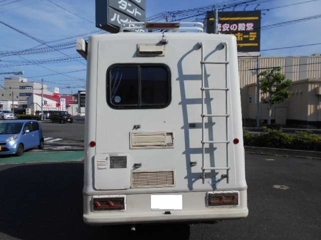 自社工場完備。お車購入後のメンテナンスも承っております☆アフターも当店にお任せ！！