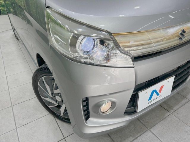 【HIDヘッドライト】非常に明るく前方を照らしてくれるので、悪天候や夜間の走行時も視界良好で安心してお乗りいただけます。