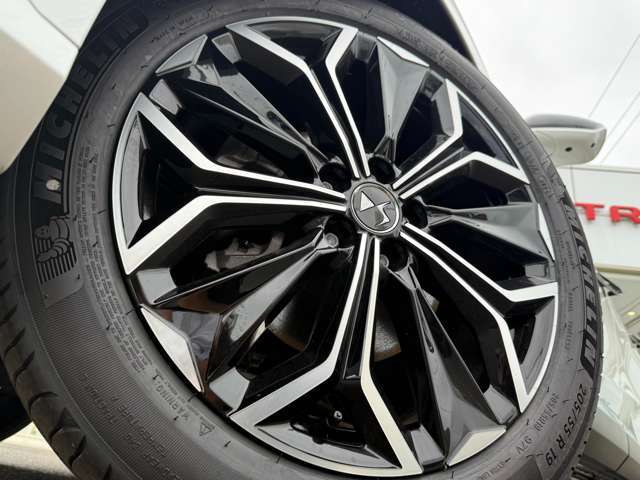 シトロエン・DSの在庫車多数ございます！お気軽にお問い合わせくださいませ！